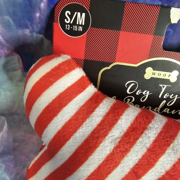 Woof S/M 13-15 in Have a Pawfect Christmas dog toy and bandana Holiday gift set - Picture 2 of 4